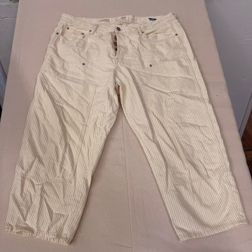 Cream striped cropped utility pants 🤍